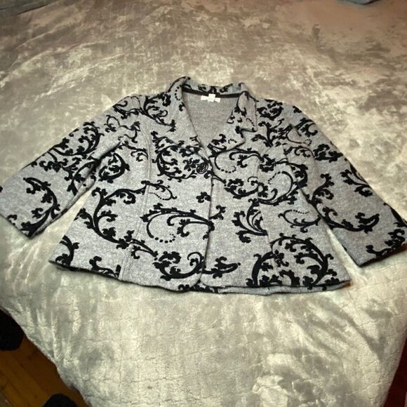 Coldwater Creek Grey with Black Velvet Design - Picture 1 of 5